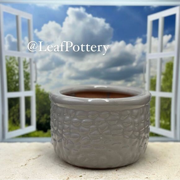 River Rock Gray Clay/Ceramic Planter Pot with drainage hole - Picture 9 of 9